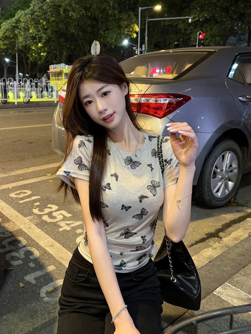 2025S Designer Women S T Shirt Butterfly Print Pleated Round Neck Sleeved T Shirt For Women In Summer New Waist Cinching And Slimming Short Style Pull