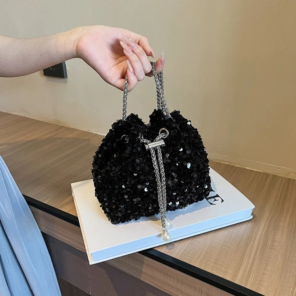 Goodlooking Personality Sequin Womens Korean Bucket Bag Bright Eyes Style Fashion Crossbody Dinner Single Shoulder Bags 251110
