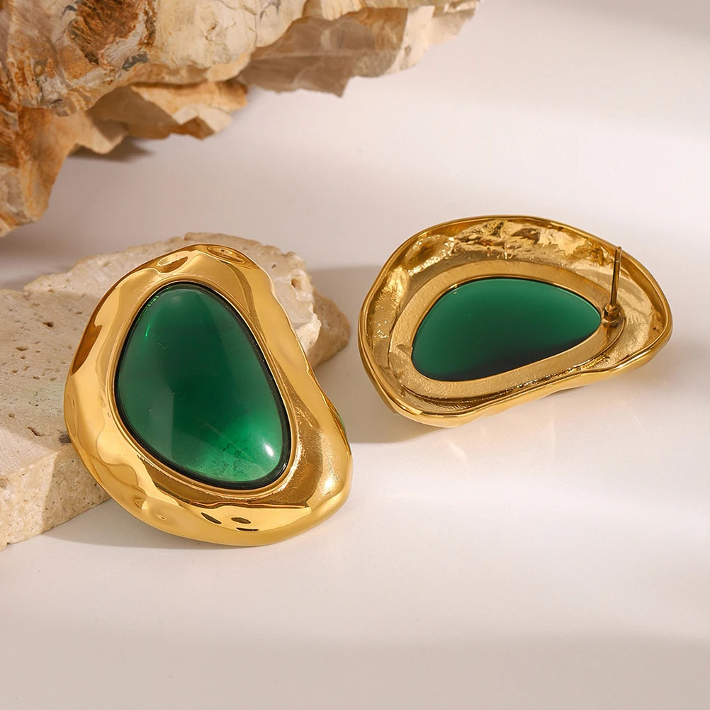 Uworld Retro Green Color Folded Earrings Large Metal Ear Studies Party Clothing Womens Accessories Gifts for Her 250409