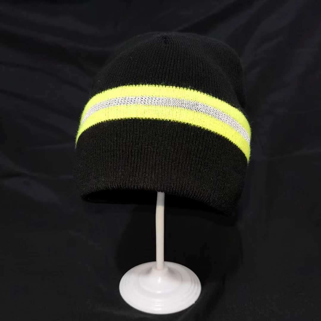 Men Womens Thermal Knit Beanie with Reflective Stripe Winter Warm Hat for Outdoor SportsXJ251110