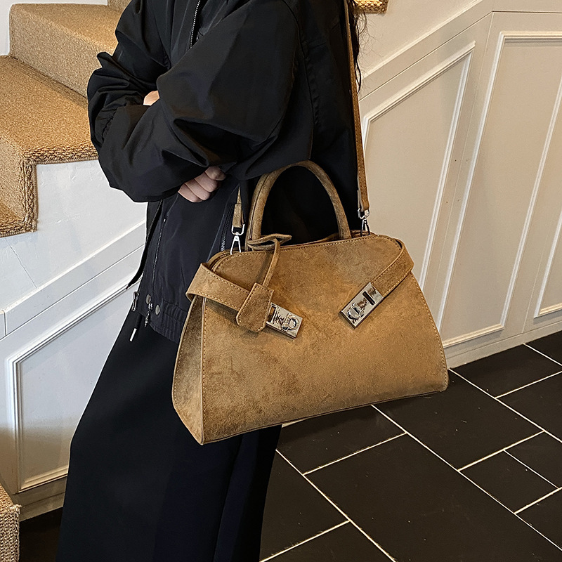 Designer Bag Designer Handbag 2025 New Suede Tote Bag For Women, Luxury Cute And Trendy, Fashionable Large Capacity Shoulder Bag, Textured Motorcycle 