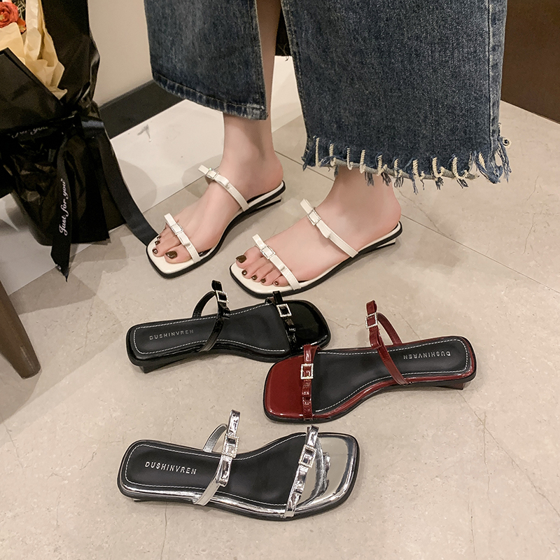 2026 Summer New Women's Soft Bottom Bow Slippers Elegant Beach Sandals Sweet Fashionable Luxury Rhinestone Buckle Slippers Casual Versatile Rhine