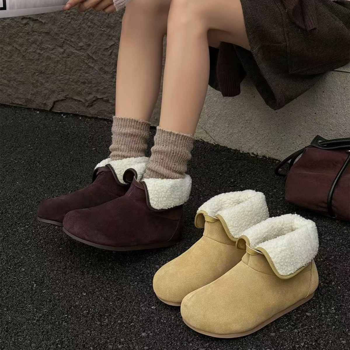 Designer's new sheepskin wool thick sole fluffy two-way snow boots rubber sole warm cotton shoes