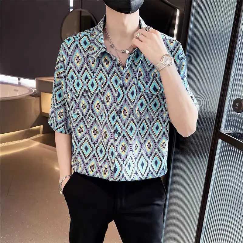 Retro geometric printed shirt summer folk single breasted mens shirt lapel fashionable casual short sleeved shirt X250410