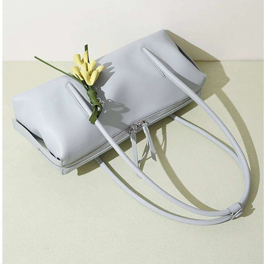 Designer Lazy Style Genuine Split Cow Leather Tote Bag Niche Crossbody Purse With Pendant Minimalist Chic Handbag For Women St251110