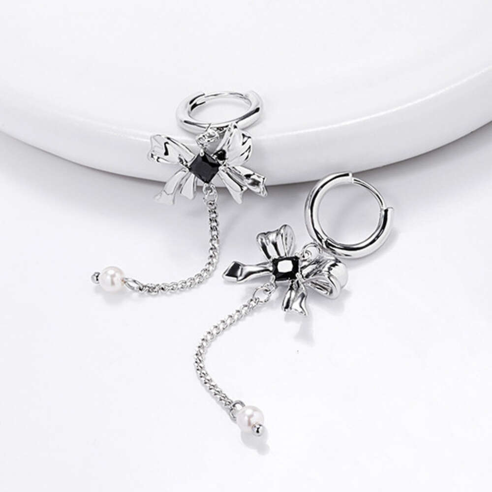 INS Fresh Black Glass Bow Light Luxury High-end Feel Ear Clips 2024 New Simple Versatile Earrings