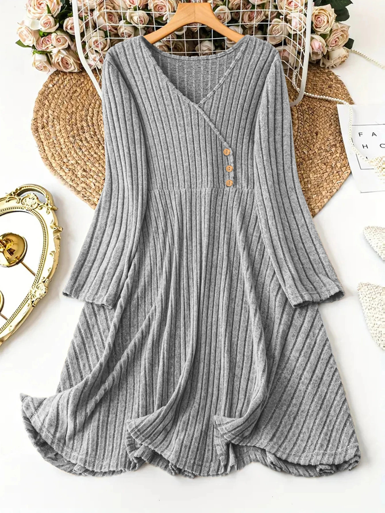 Plus Size Womens Solid Color VNeck Long Sleeve Pit Stripe Dresses 251110