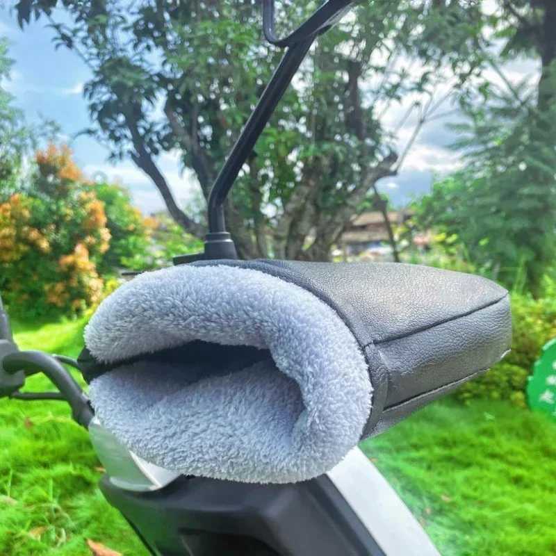 Winter Equipment Motorcycle Handlebar Muffs Warmer Gloves Mitts Waterproof Handmuffs Bicycle Handle Cover Hand Covers Warmers S25118{RandomText}