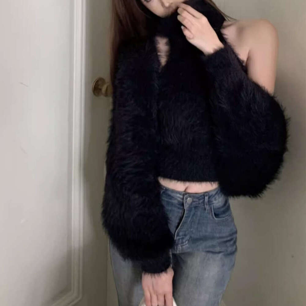 High-End Sweater Set for Women, Autumn and Winter Pure Desire Hot Girl Sexy Halter Neck High Collar Knitted Base Shirt Two-Piece Top