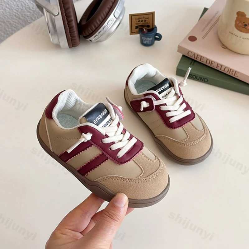 2025 Autumn New Childrens Fashion Trend Low Top Casual Sport Shoes Girls Soft Sole Comfortable Versatile Lace Up Flat Sneakers W251110