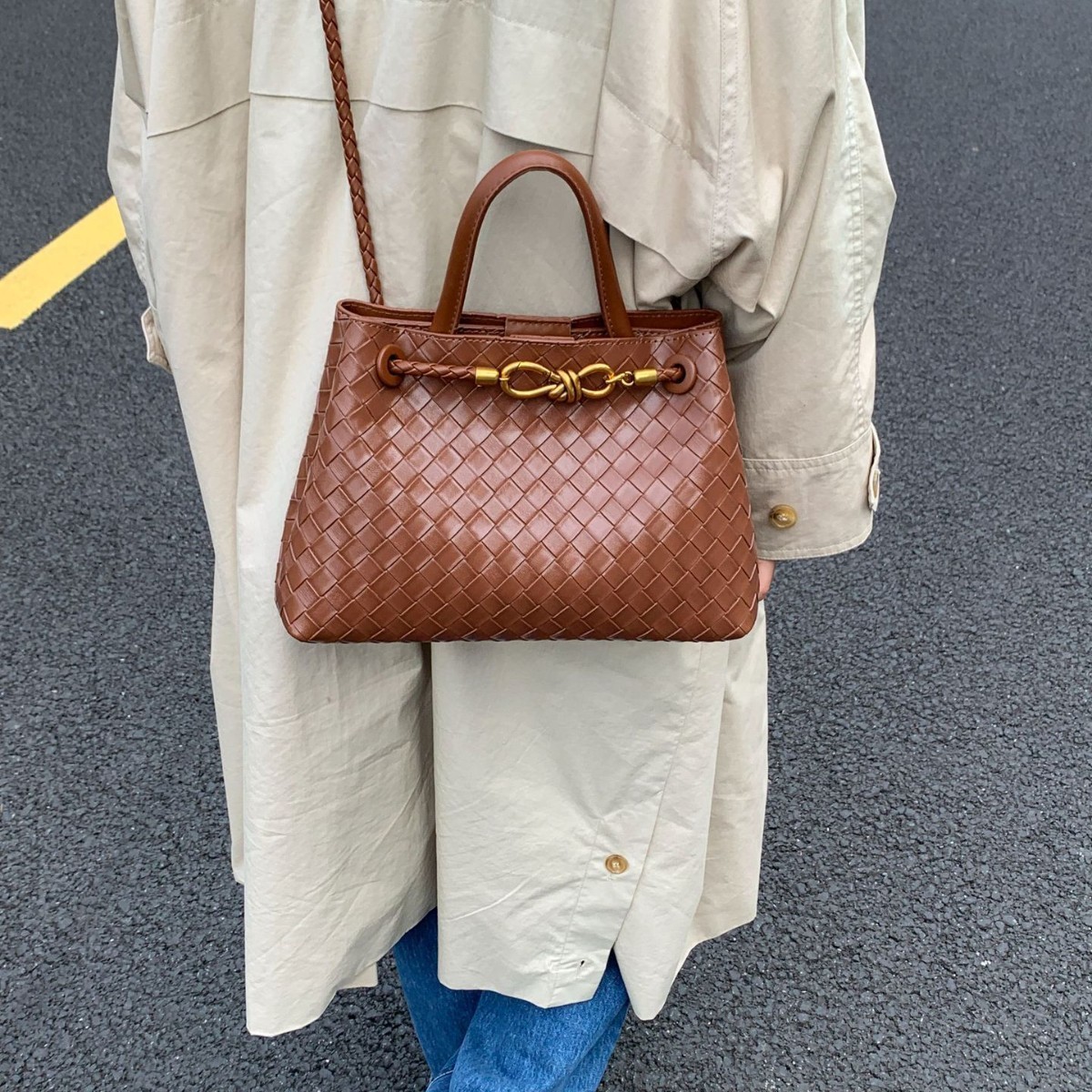 Stylish Crossbody Bag With Adjustable Shoulder Strap Women Messenger Style Leather Fashionable For Classic Ladies R251110