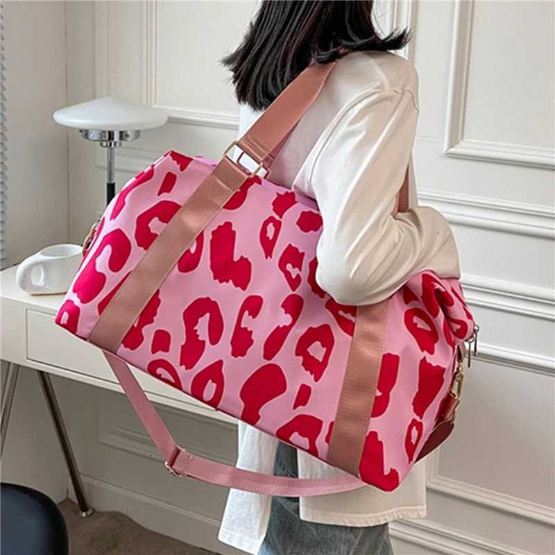 Large Capacity Women Travel Bags Duffle Shoulder Bag Multi-functional for Female Sports Storage Fitness Handbag K251110