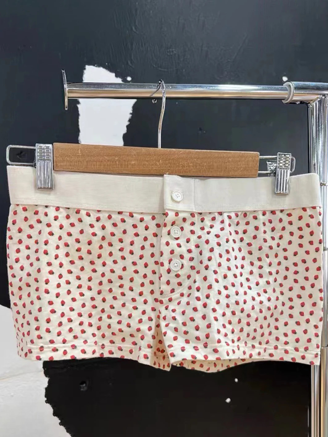 Strawberry vest shorts 2-piece set womens eyelid bow slim fit vest top with elastic waist patch straight shorts sweet set 250409
