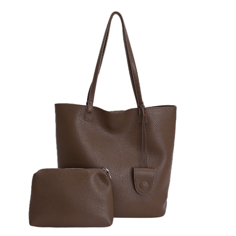 Versatile Autumn Retro Leather Shoulder Bag with Ample Storage Space