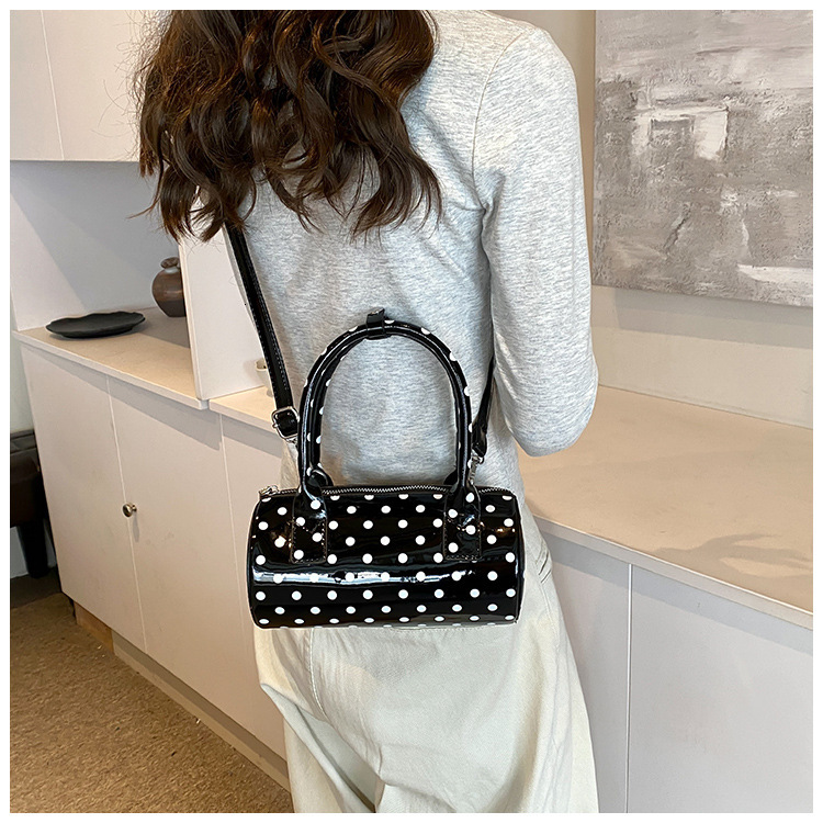 Niche Polka Dots Women's 2025 New Women's Designer Bag Fashionable Multi Functional Underarm Slant Body Exquisite High End Elegant Handheld 
