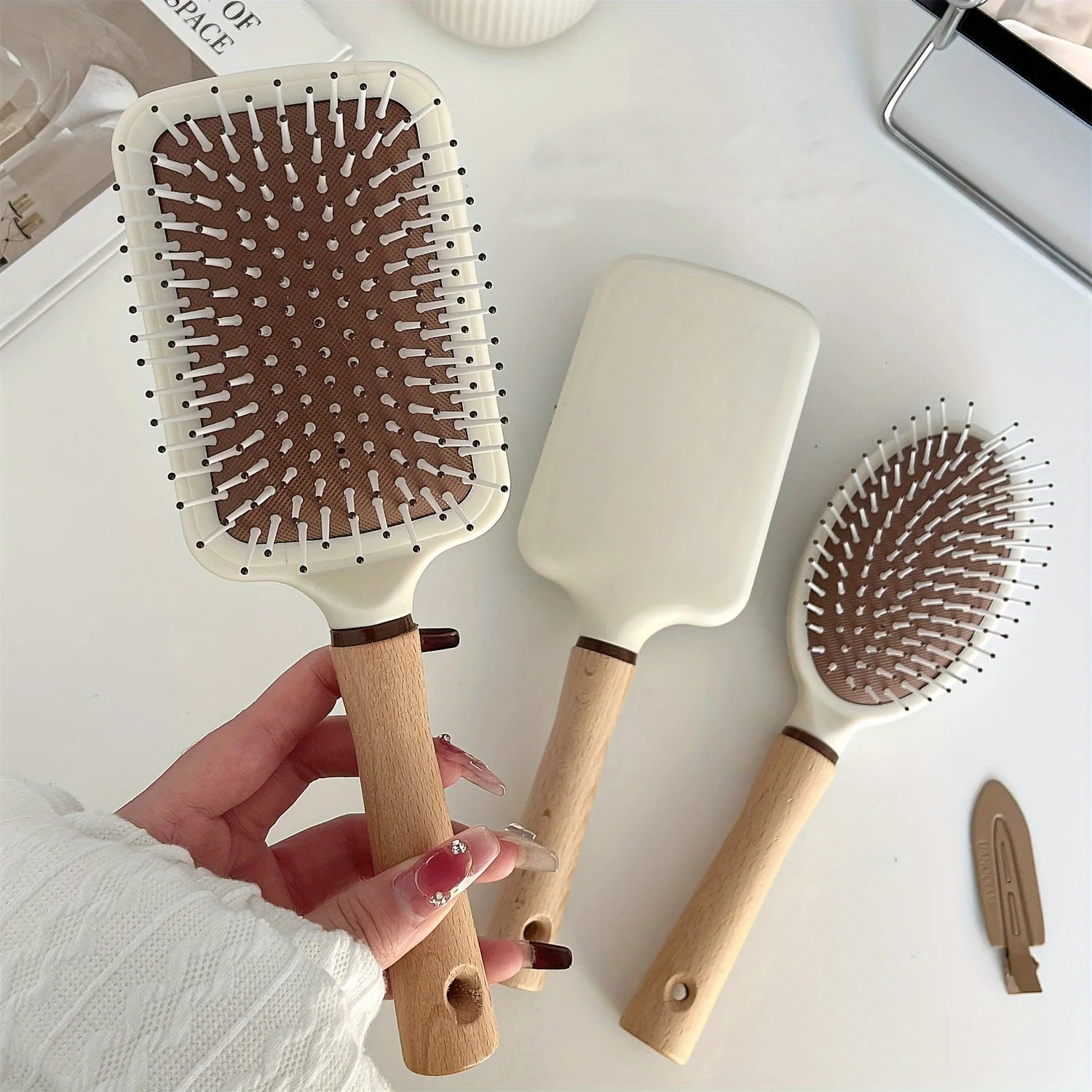 Wooden handle air cushion massage comb for girls with large curly hair and cute air bag comb 251107
