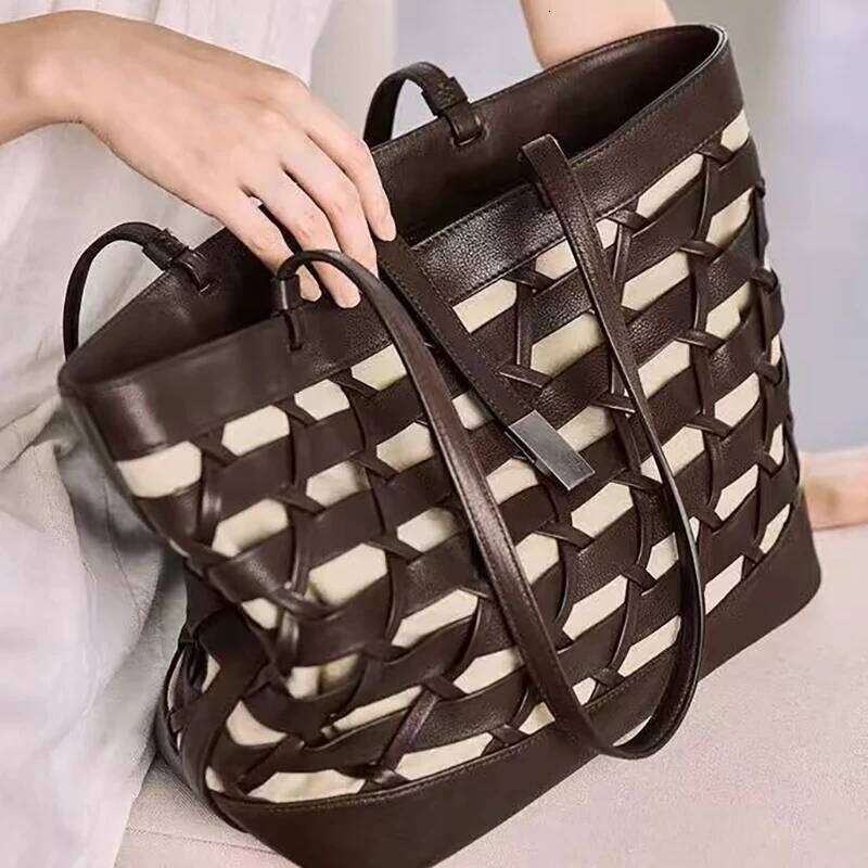 PU Woven Hollow Tote New Niche Design Large Capacity Vintage Vacation Beach Fashionable Ladies Handbag Shoulder Bag 251110