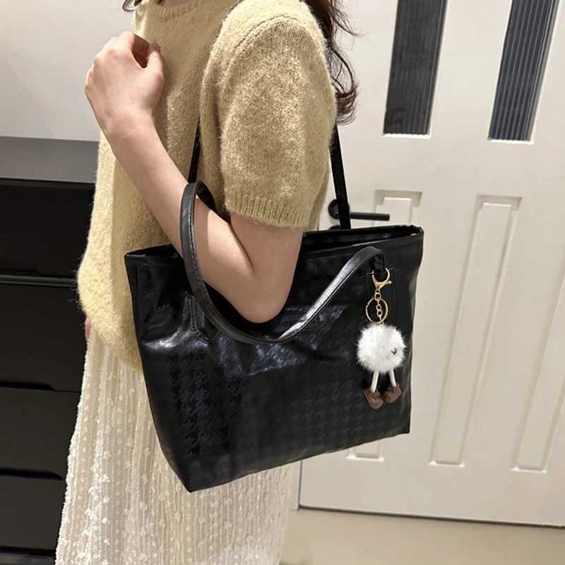 Large capacity womens fashionable daily office school party womens and teenagers casual shoulder bagT25041011111