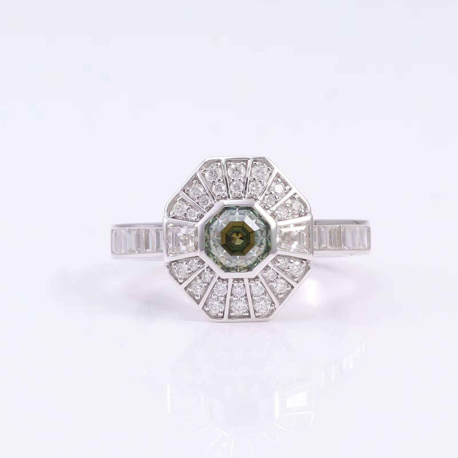 Custom Asscher Cut Green Molissanite Ring DEF VVS Round Moissanite Engagement Ring Fine Jewelry Gemstone 14k Gold Ring