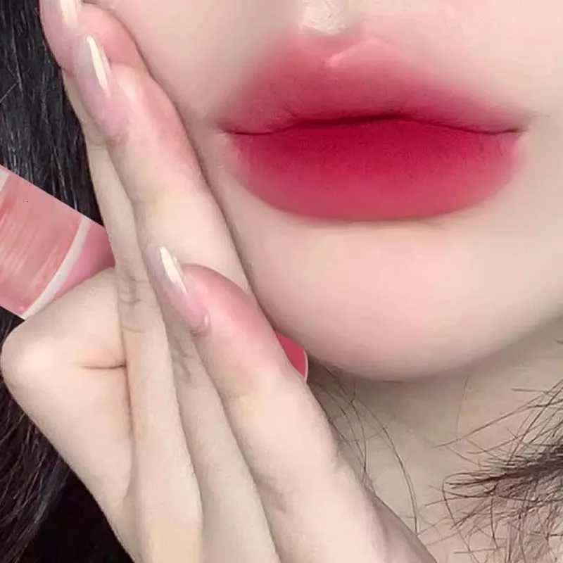 Cute Bear Lip Glaze Strawberry Red Matte Liquid Lipstick Nude Color Low Saturation Pink Lip Tint Cute Girl Makeup Lip Gloss 1pcsT251110