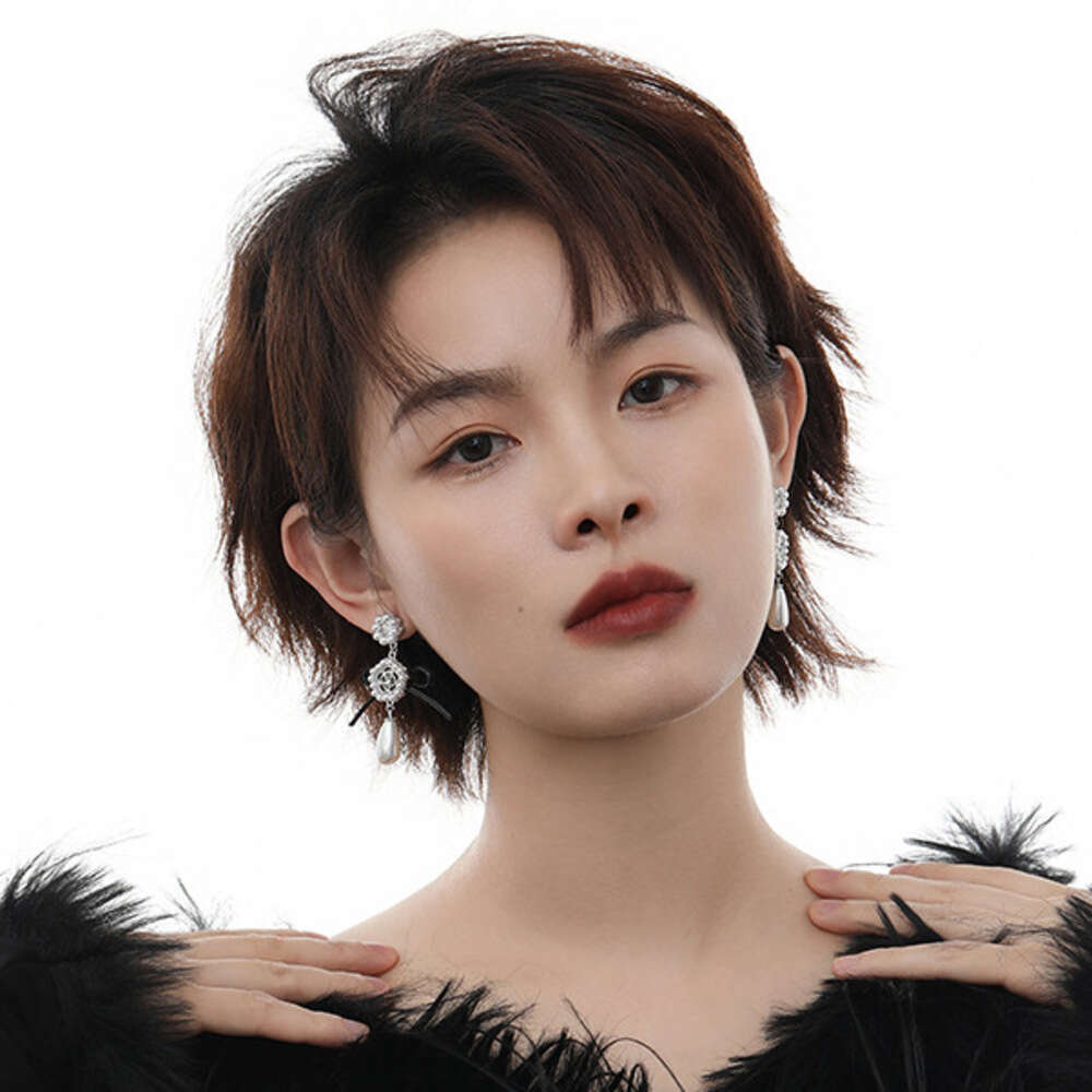 Butterfly Knot Pearl for Women Simple Fashion High-end Niche Minimalist Style Light Luxury Personality Earrings Wholesale