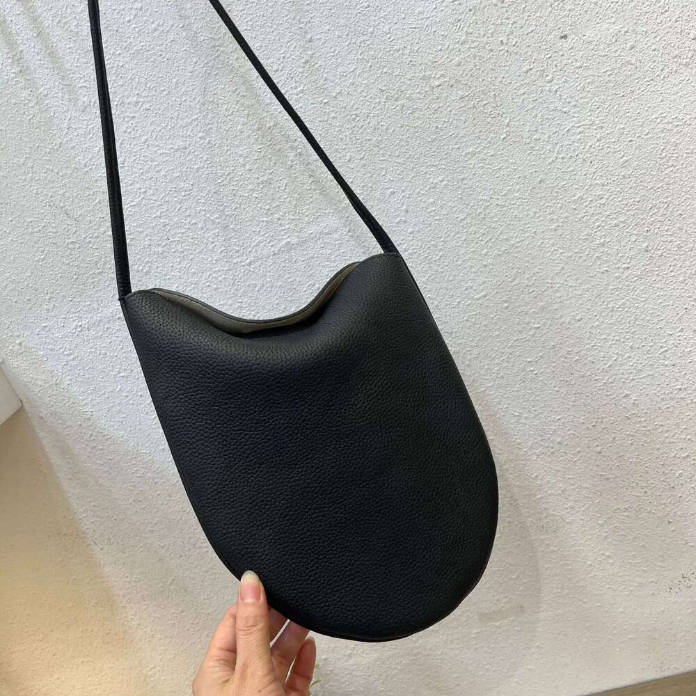 Genuine Leather Vintage Armpit 2025 New Niche Design Top Layer Cowhide Personality Minimalist Women's Fashion Shoulder Bag St251110