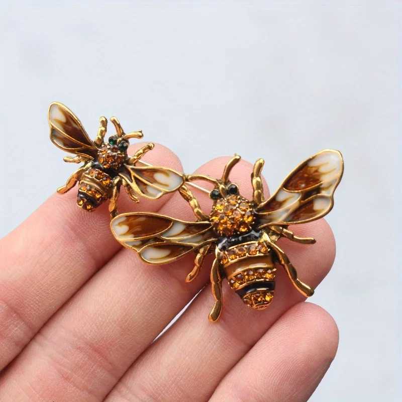 New Retro Light Luxury Bee Brooch Temperament Simple Insect Corsage Fashion Can Still Small Anti-slip Collar PinW251110