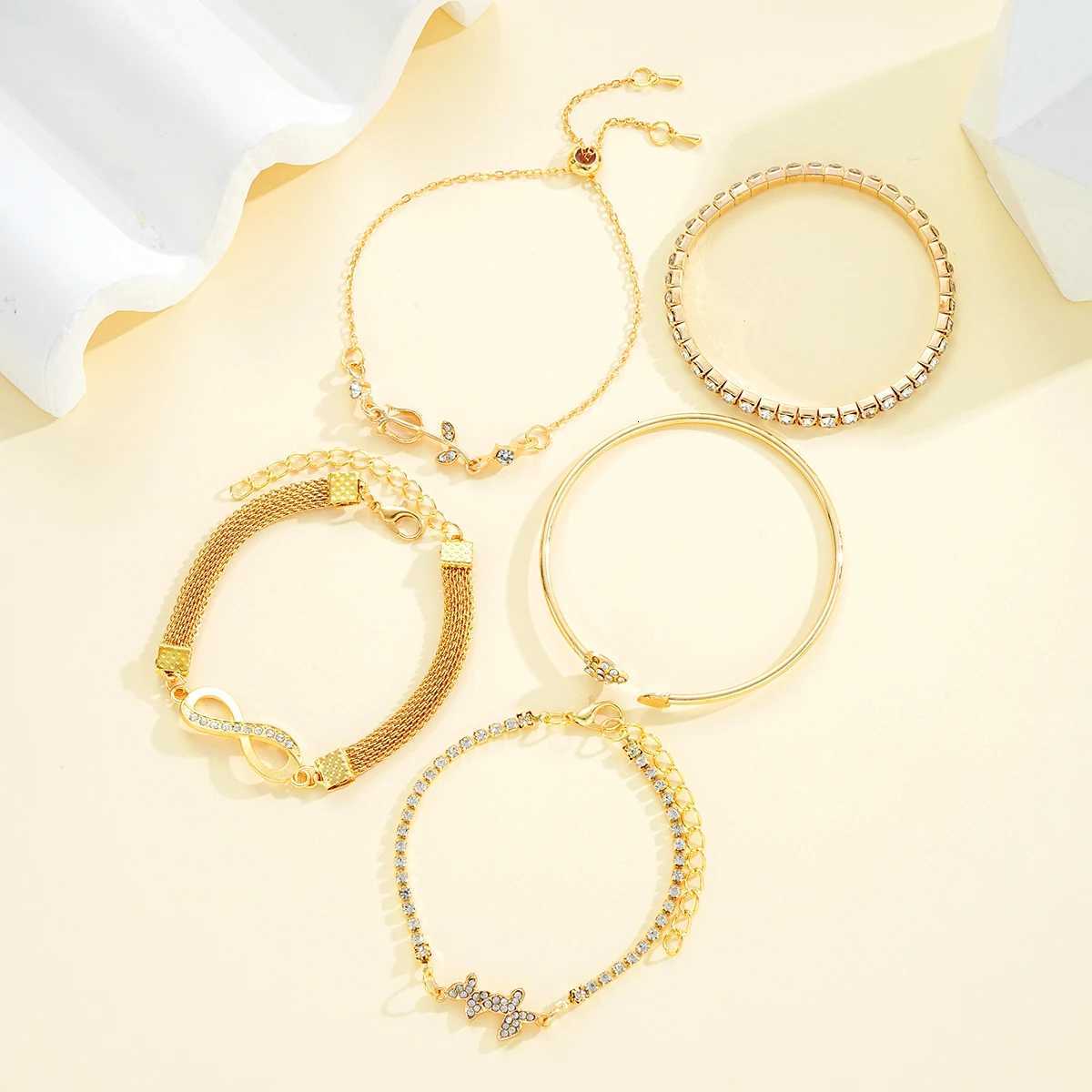 5pcs Exquisite Gold Color Butterfly Bracelet Set For Women Vintage Rhinestone Heart Infinity Cuff Bangle Daily Wear Jewelry GiftT251110