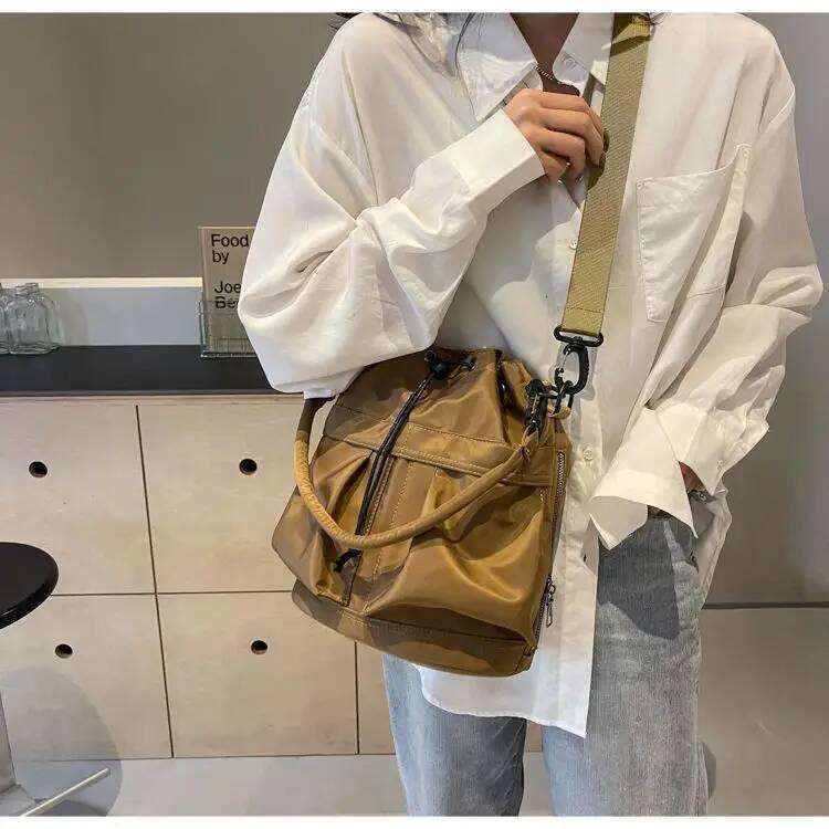 Versatile Large-Capacity Drawstring Bucket For Women Multi-Pocket Crossbody Lightweight Casual Commuter Bag