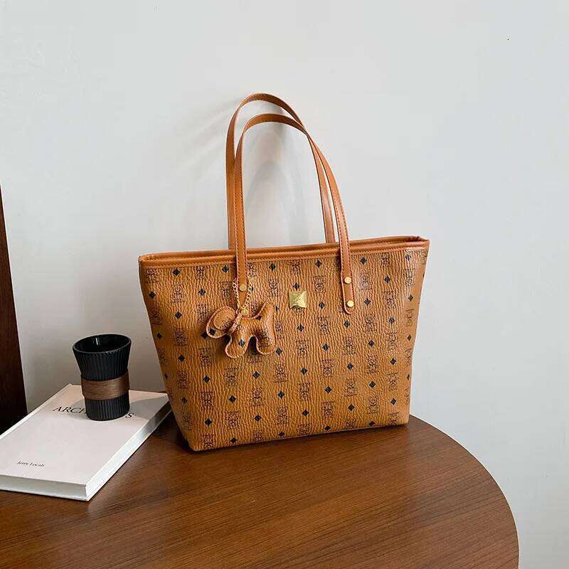 2025 Designer Fashionable Printed Commuting Tote Bag Women's Shoulder/Handheld, Bucket Bag Style with Free Shipping