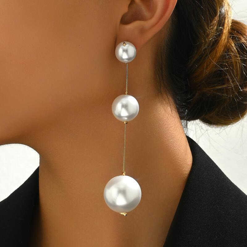 Elegant Pearl Stud Classic And Comfortable Earrings For A Timeless Look TY