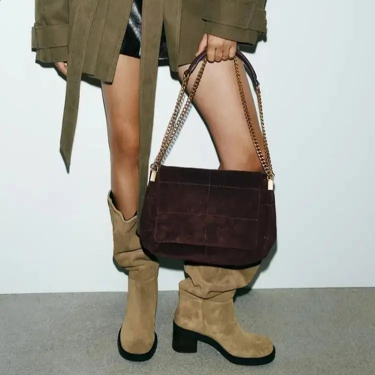 Womens Suede Shoulder Bag with Chains Vintage Quilted Sling Bag Fashion n Handbags for Ladies 251106