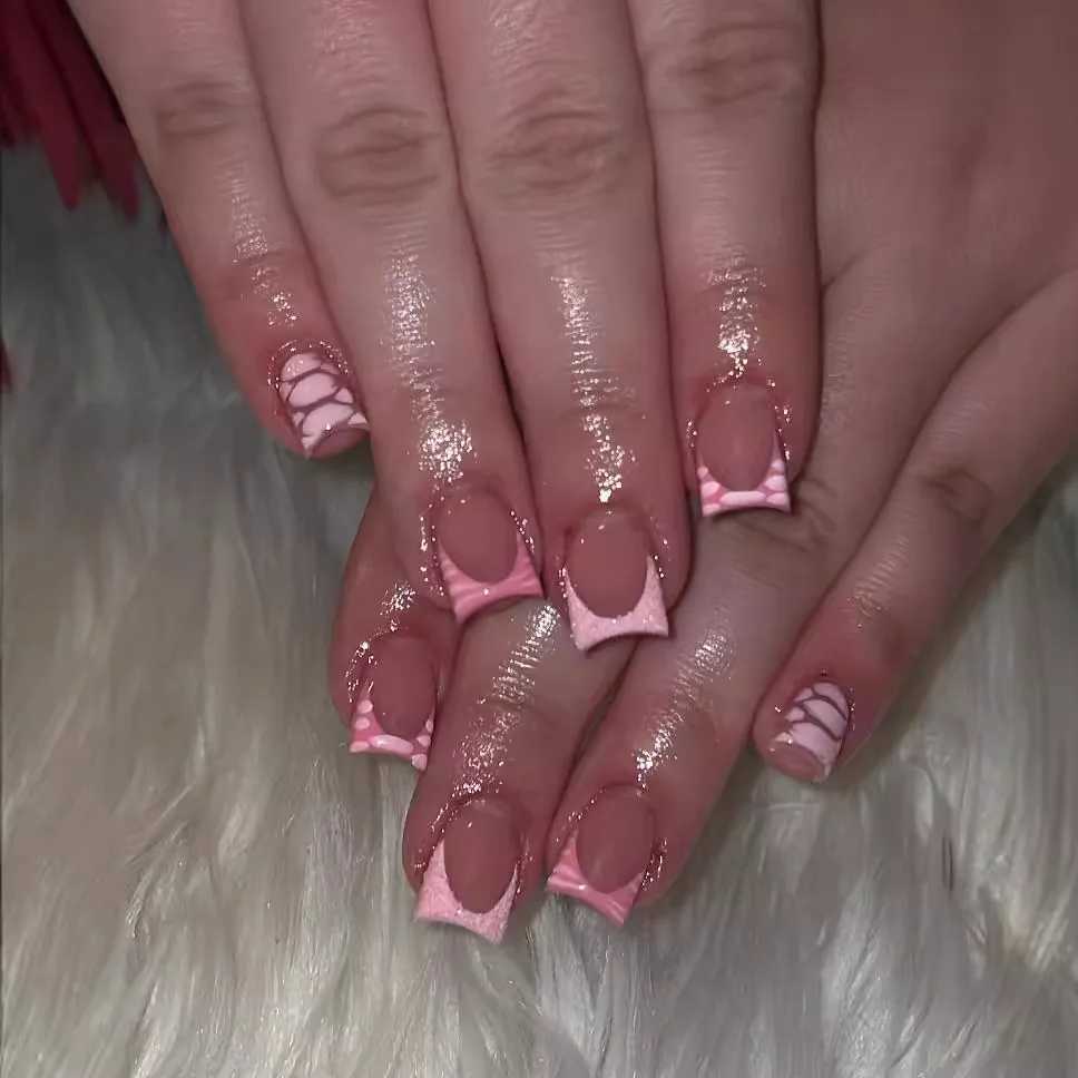24 pieces of French pink pressed short square head fake nails with floral rhinestone design wearable decorative fake nail tips W250410