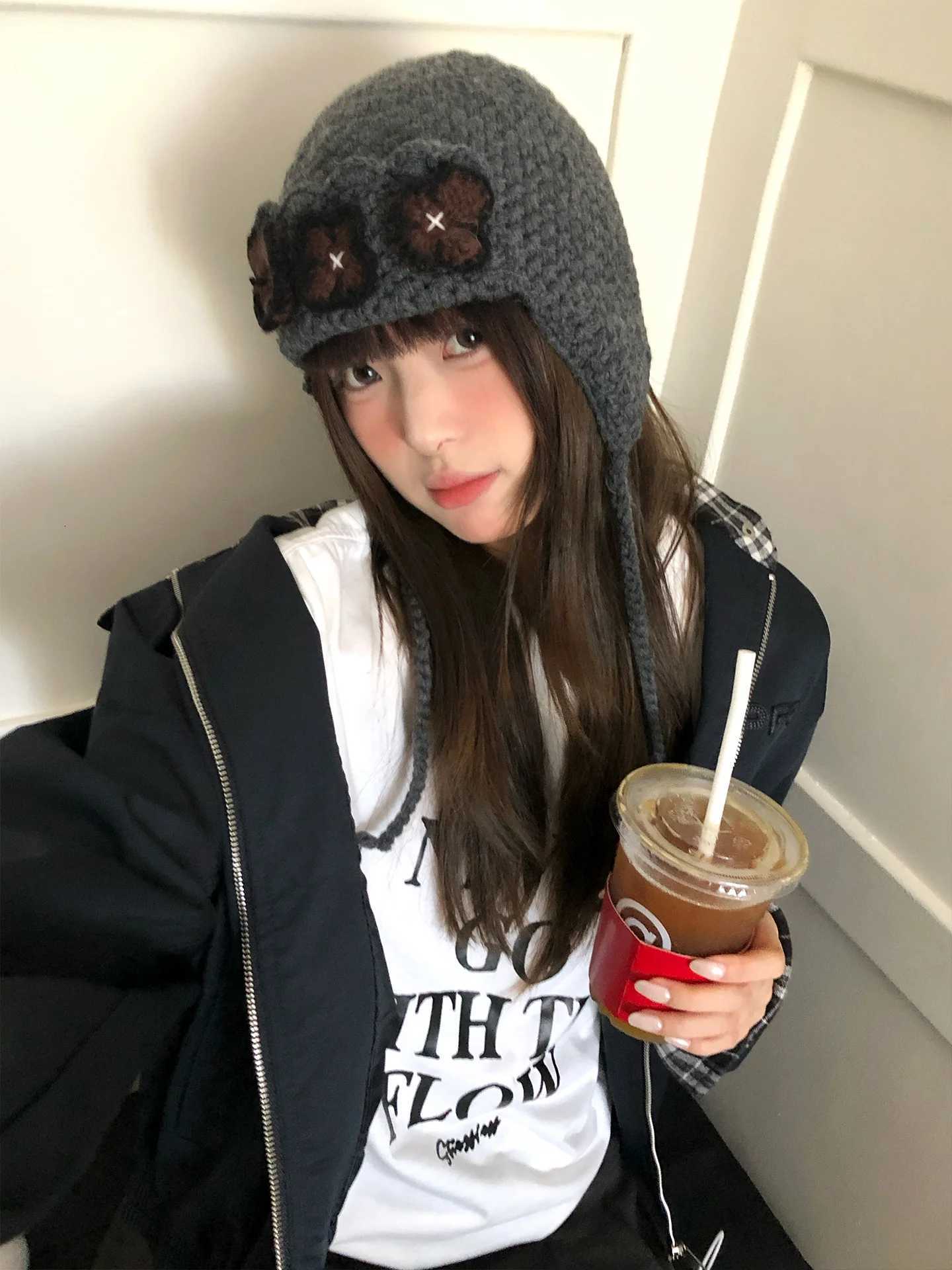 Korean Retro Knitted Floral Beanie Hat For Women To Keep Warm Ears On Autumn And Winter TravelXJ251110