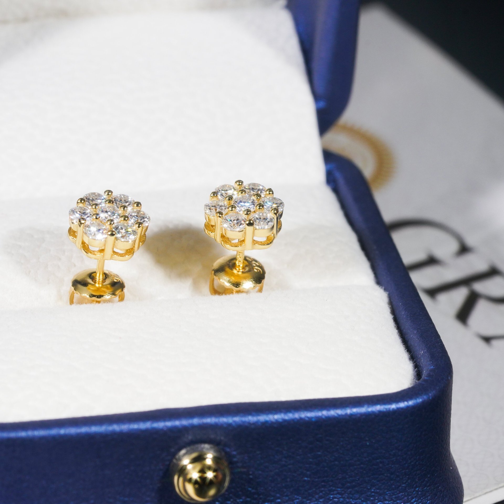 8.0mm hip-hop creative flower style 925 silver moissanite mens and womens hip-hop earrings with personalized accessories