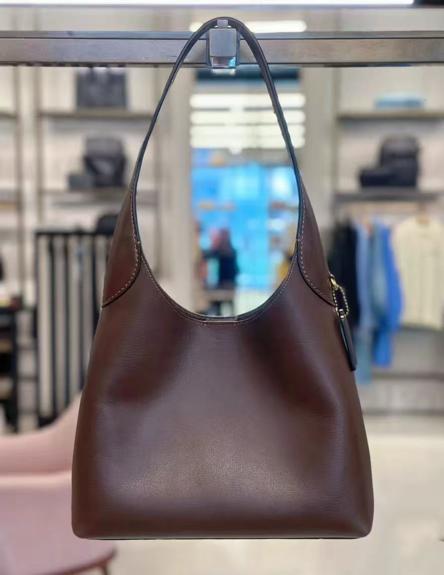 Designer bag shoulder bag retro style light luxury handbag armpit bag winter new casual multifunctional women's bag