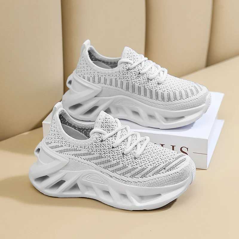 Kids Sneakers Brand Childrens Fashion Sports Shoes Boys Running Outdoor Parent Child Shoes Man Woman Lightweight Casual Shoes W251110