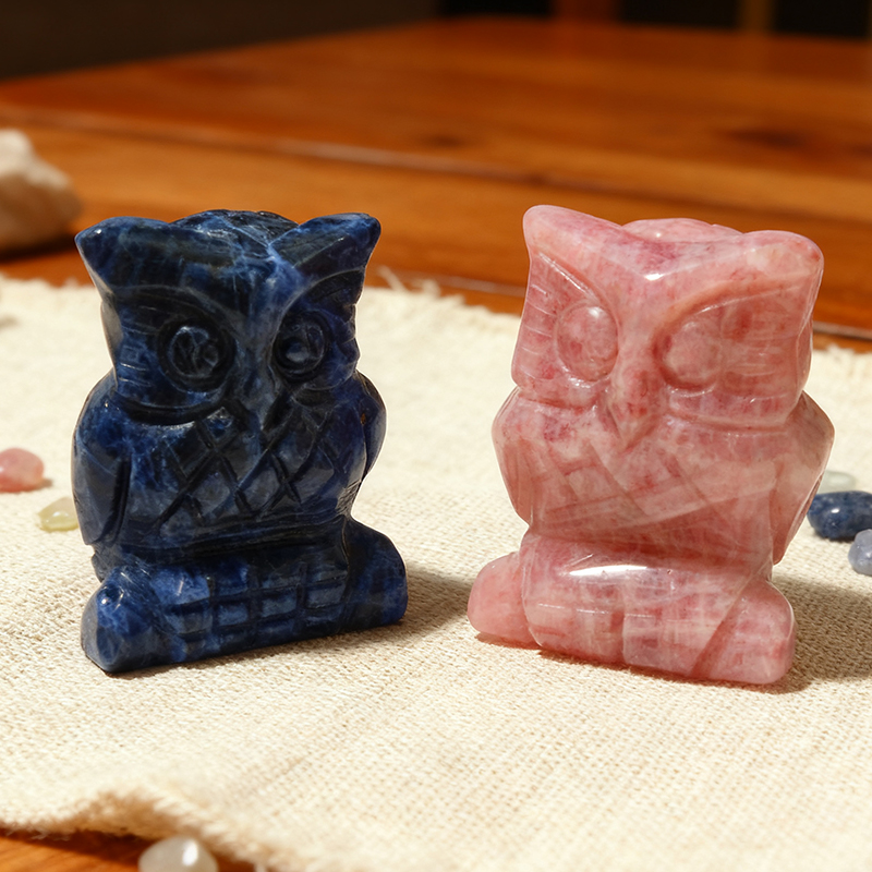 2-inch-long jade owl figurines, carved handicrafts, natural crystal carved animal ornaments, crooked-headed owl figurines