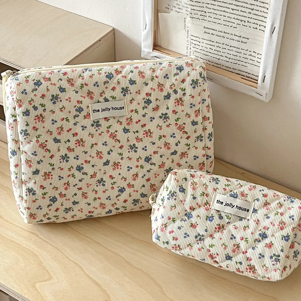 Fashion Vintage Flower Women Makeup Bag Cotton Tote Portable Female Cosmetic Storage Handbag Travel Organizer Zipper Quilted Bag 251110