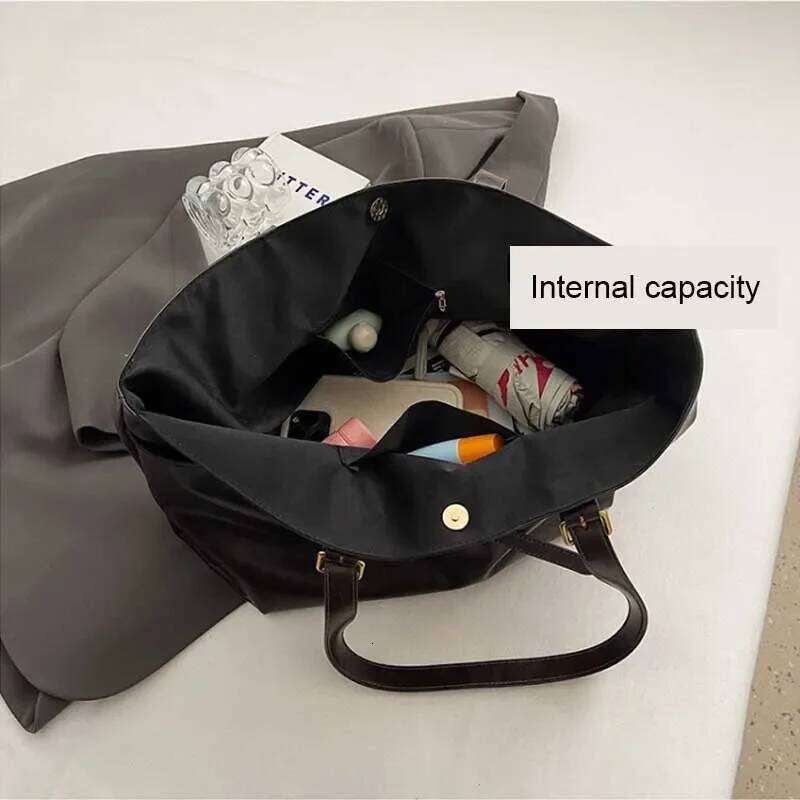 Retro Big PU Leather Shoulder For Women 2025 Winter Trend New Y2k Fashion Handbags Females Travel Tote Bag Bolsas