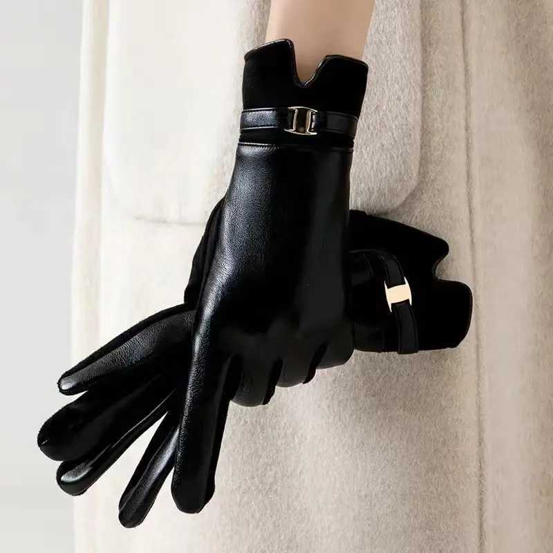 Winter Thickened and Cold Proof Womens Gloves Stylish and Elegant Touchscreen Gloves Suitable for Outdoor Cycling and Working L251110