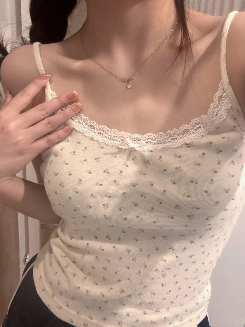 2025S Designer Women S T Shirt Fragmented Floral Suspender Small Vest For Women S Clothing Summer Pure Desire Style Lace Inner Sexy Outer Layer Bottom