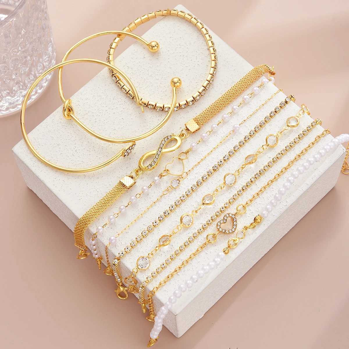 11 Pcs Boho Pearl Crystal Heart Infinity Sign Bracelets for Women Vintage Elegant Gold Color Bracelets Sets New Vacation JewelryT251110