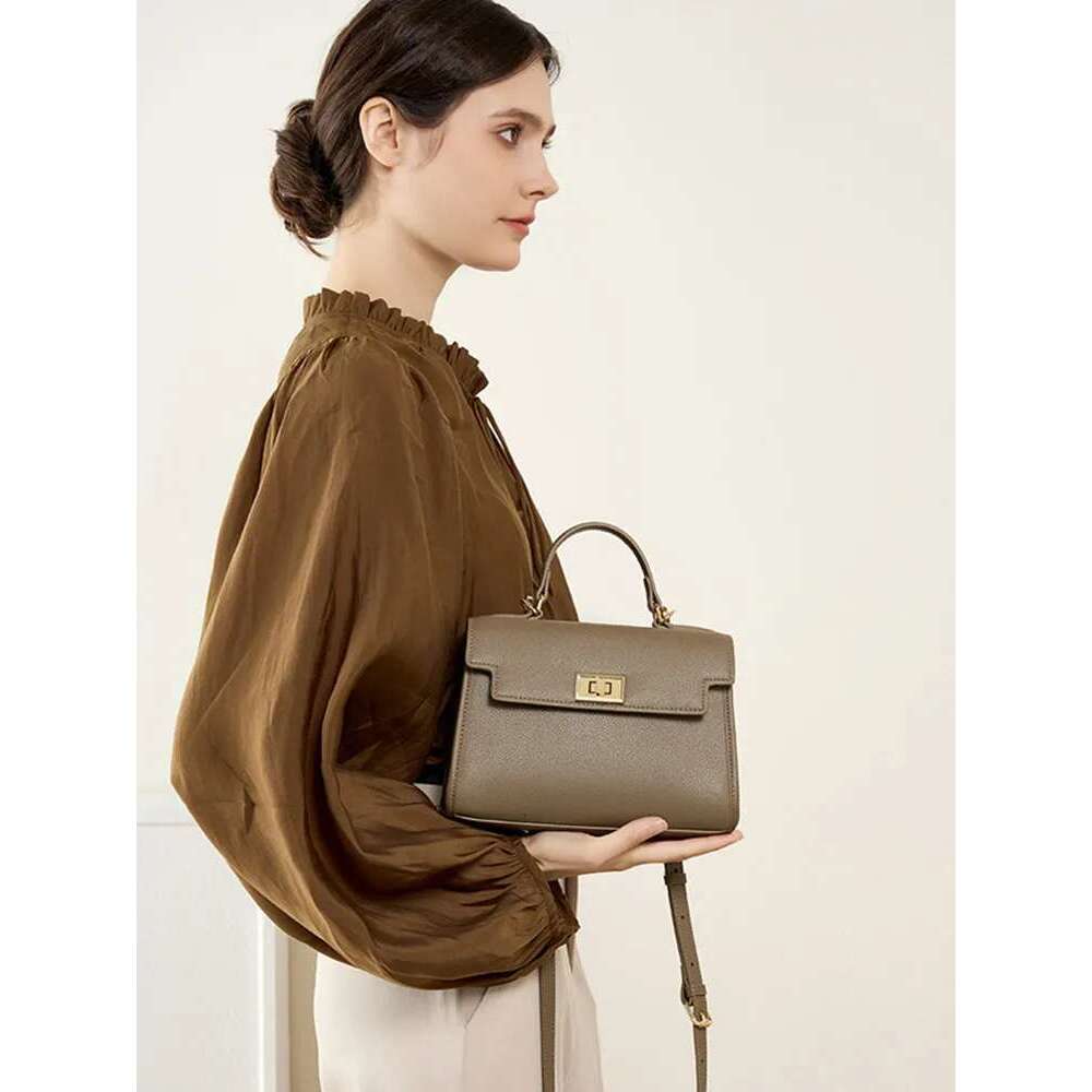 Vintage Leather Single Shoulder Crossbody Bag For Girls, Premium Mobile Phone Bag, Female Classic Handbag, New, 2024