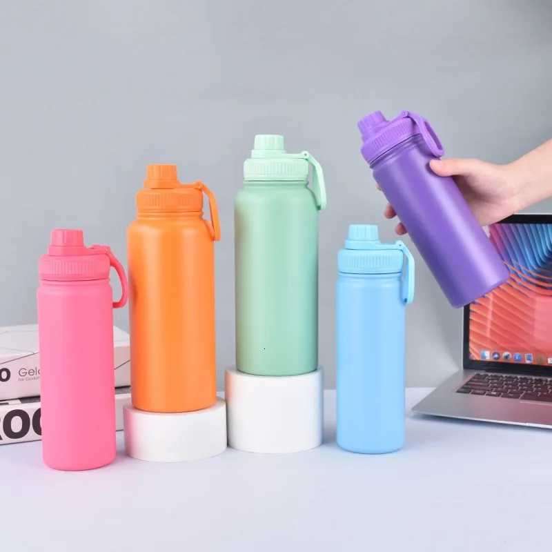 Fashionable cup Sports Water Bottle Leakproof Gym Vacuum g Portable Cup Stainless Steel Insated Water Bottle With Buckle Fitness Sports Pot Y251110