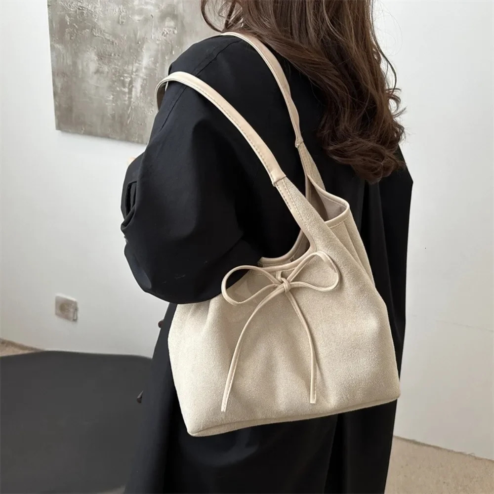 Fashion Popular Bow Shoulder Bag Large Capacity Temperament Tote Bag Underarm Bag Women R251110