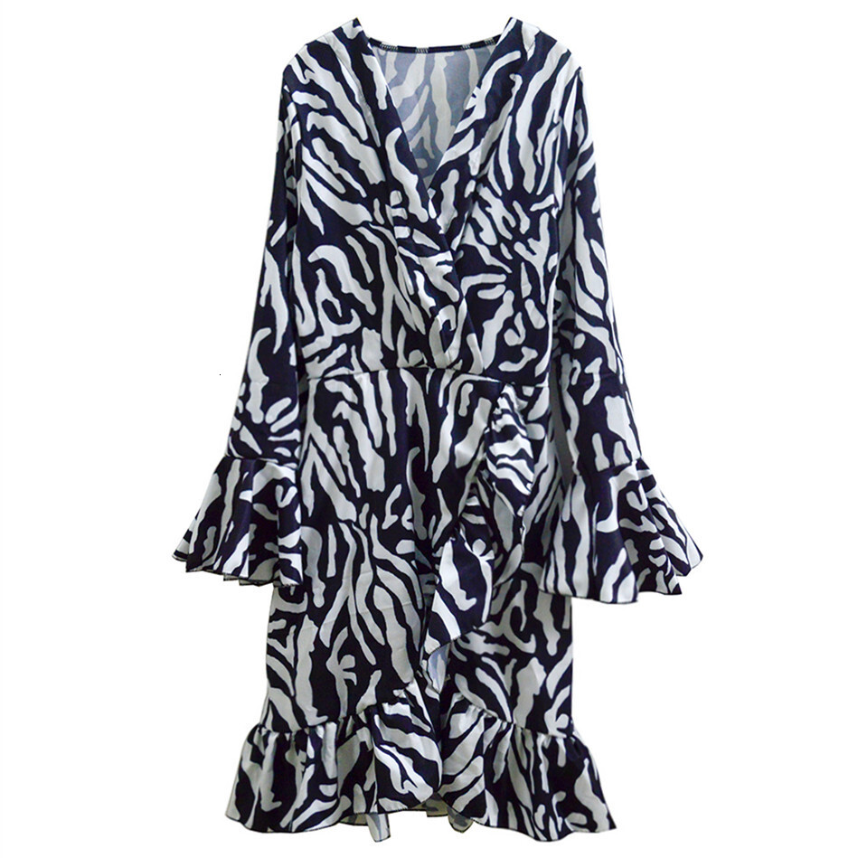 2025 New Spring/Summer Women's Black and White Stripe Flare Sleeve Irregular Dress