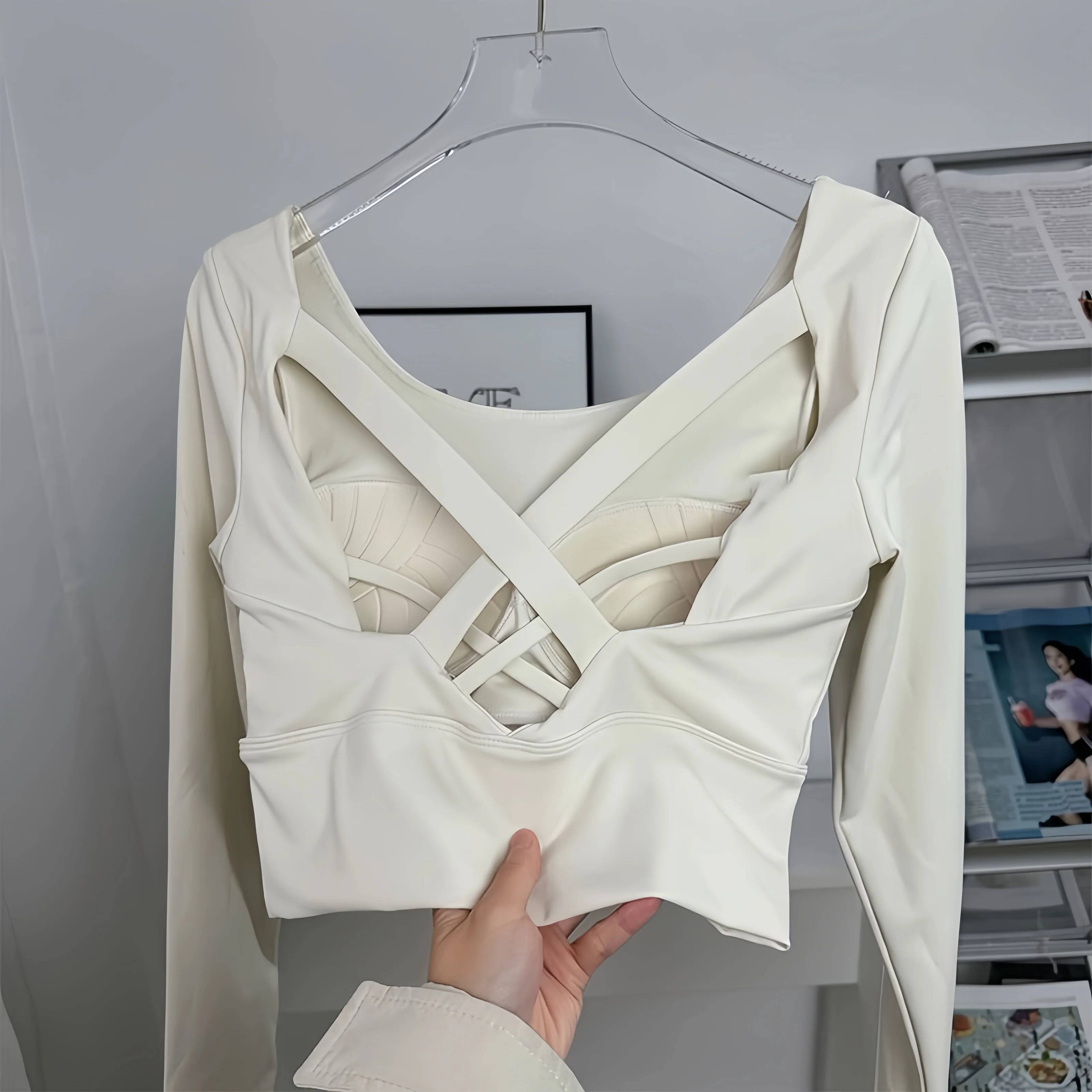 Women's Long-Sleeve Yoga with Built-In Bra, Fitness Pilates Sports Top, Training Outfit for Outdoor Wear