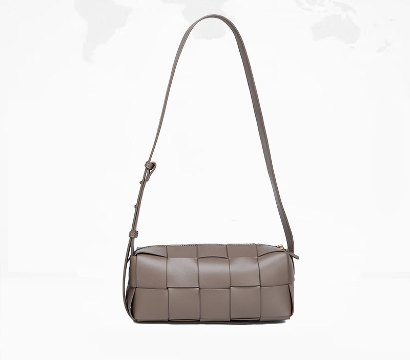 2025 Spring and Summer Niche Woven Pillow Bag Large Capacity Baguette Bag Versatile Crossbody Women's Bag Trendy Crossbody Bag