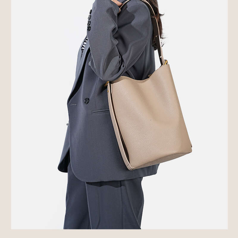 2025 New Model, Ins Niche Design With High End Feel, Genuine Leather Women Shoulder Light Luxury Commuting Cowhide Large Capacity, Crossbody Bucket Ba